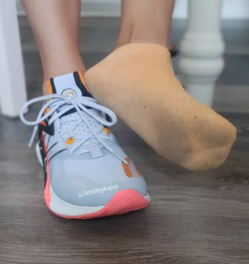 I really wanna make someone smell these🤭 (oc) [f]