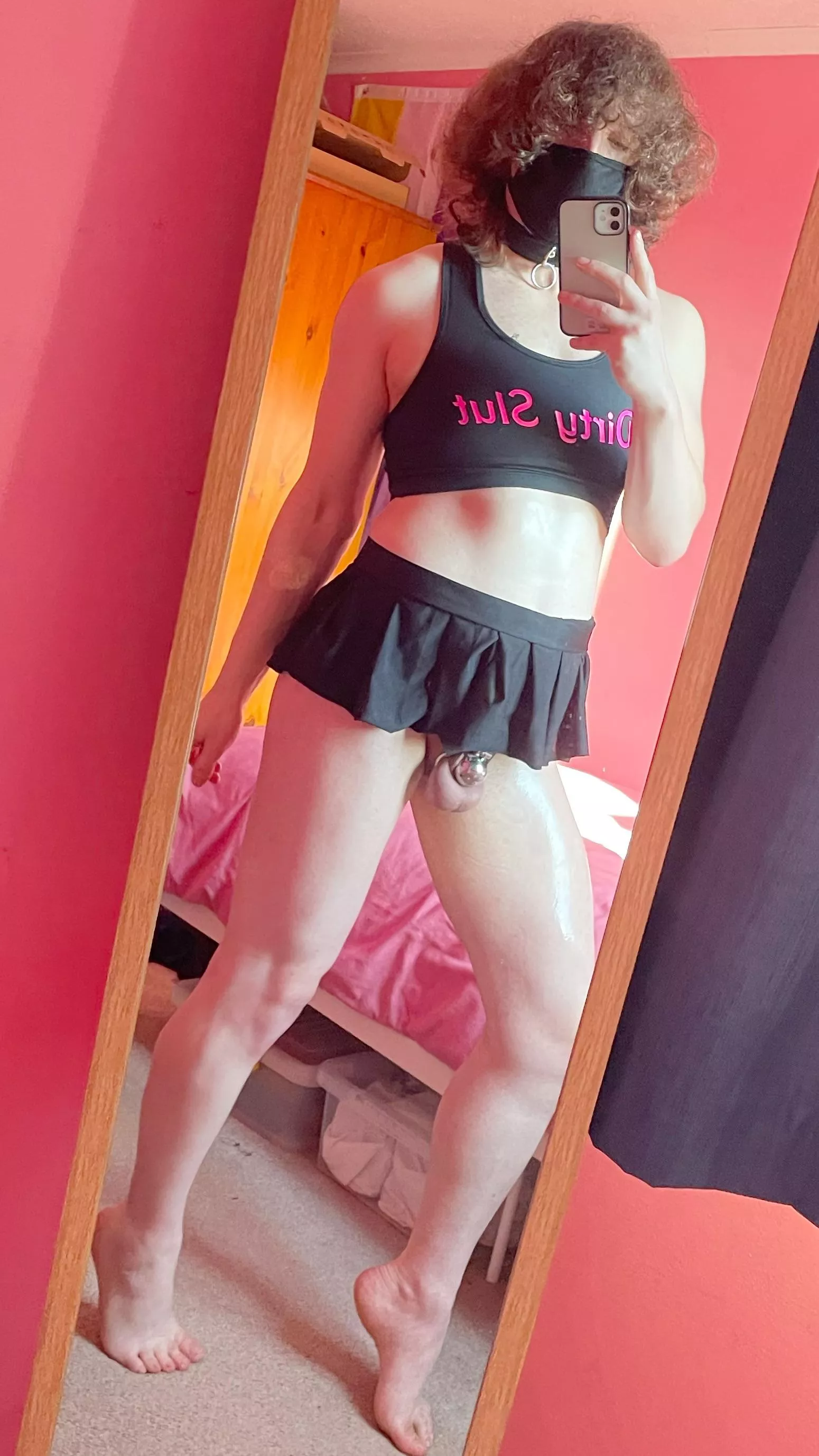 I’d love a few sissy friends to lock up with and keep each other motivated! Anyone need a caged sister? 💗