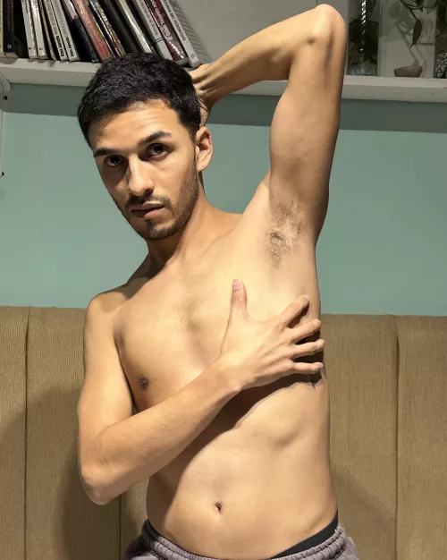 If I give you the choice between licking and smelling, which do you do first?