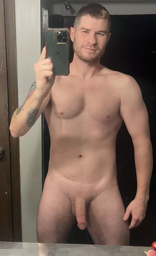 [M] 32, 6ft, 190lbs. Good morning