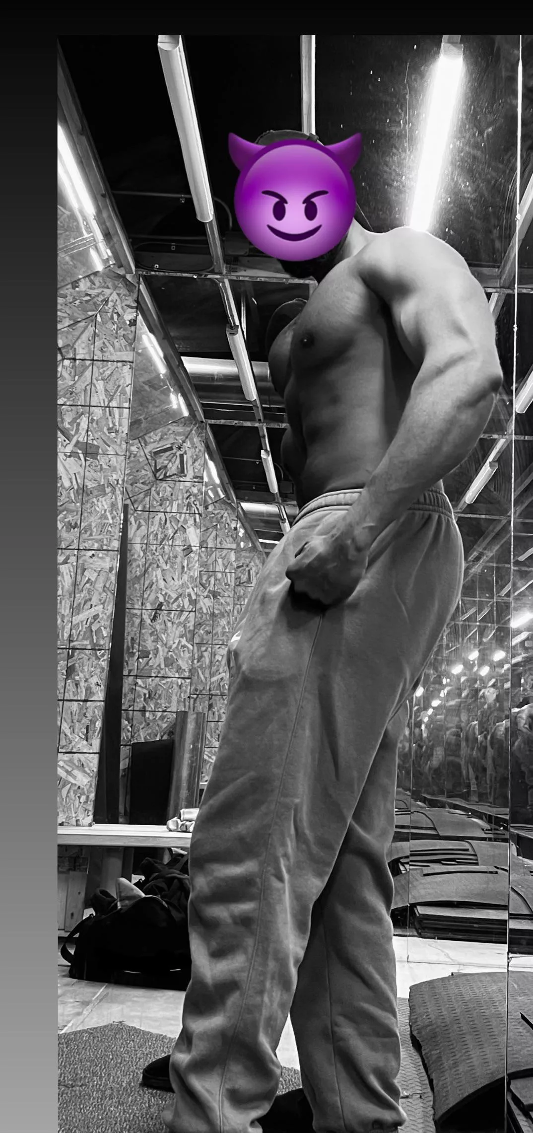 [m] had a good workout this morning 😈🔥 if you’re a hot gym girl, message me for my snapchat