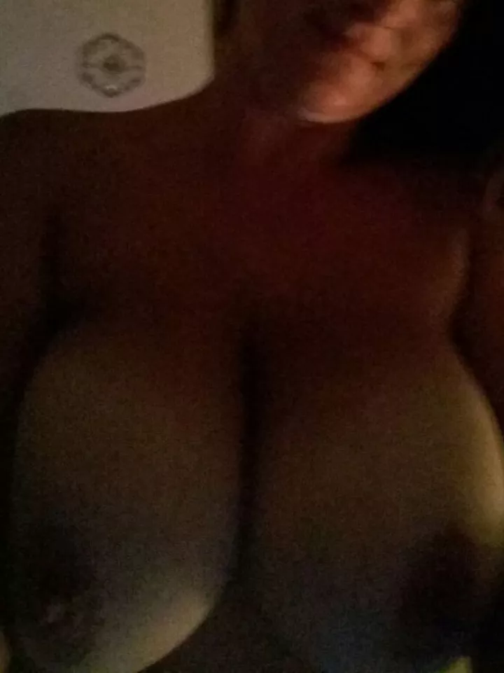 Milf wife showing a mate she has seriously huge tits 😍