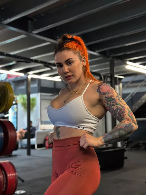 Need a girl who can pick you up? 😈