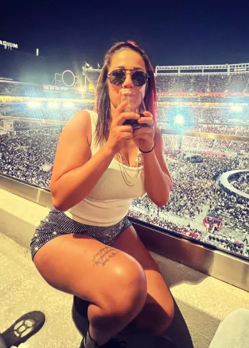 Never Forget Bayley lookin Juicy at Beyonce 😊