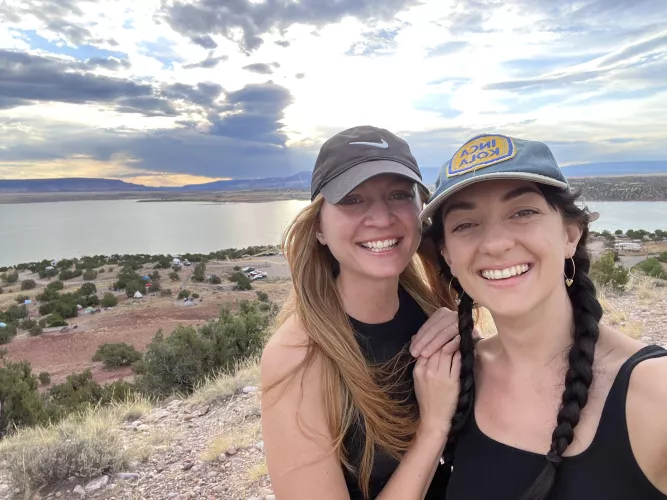 Pick one to suck you off [2]