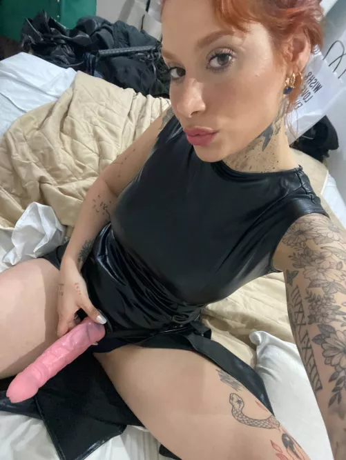 Scream for your Goddess while I use this to you