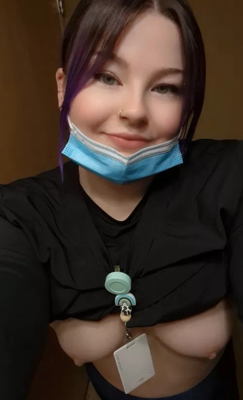 Sharing my tits since it's slow at work 💜