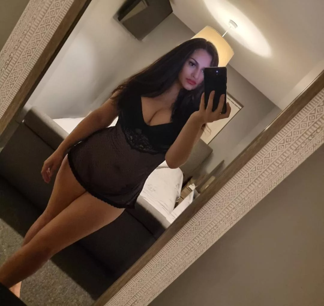 Submit you beta freak 🙄 my big feet are waiting for you 👅