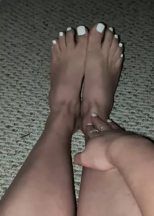 What do you think of my feet??