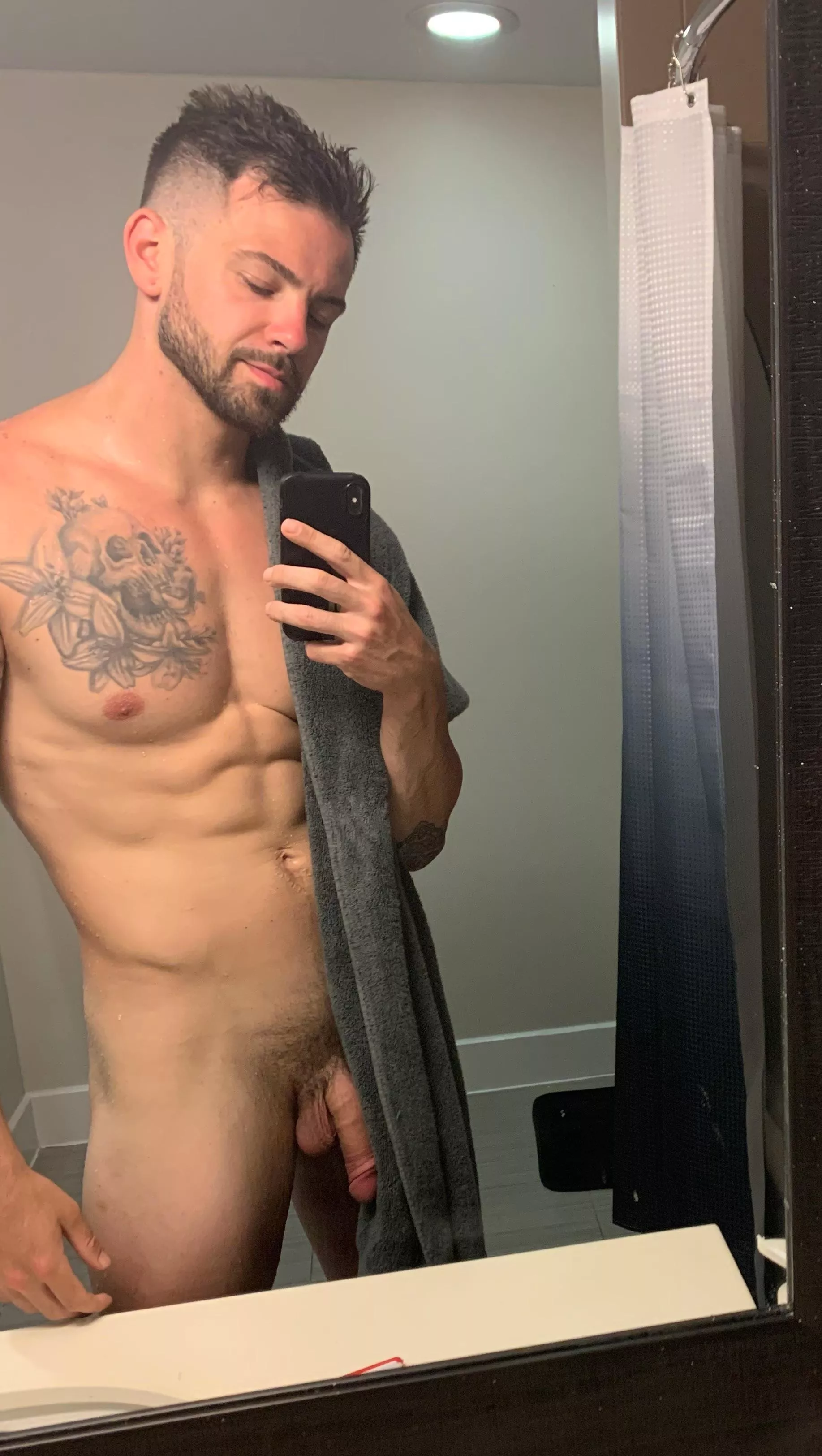 Who wants my post shower nudes?