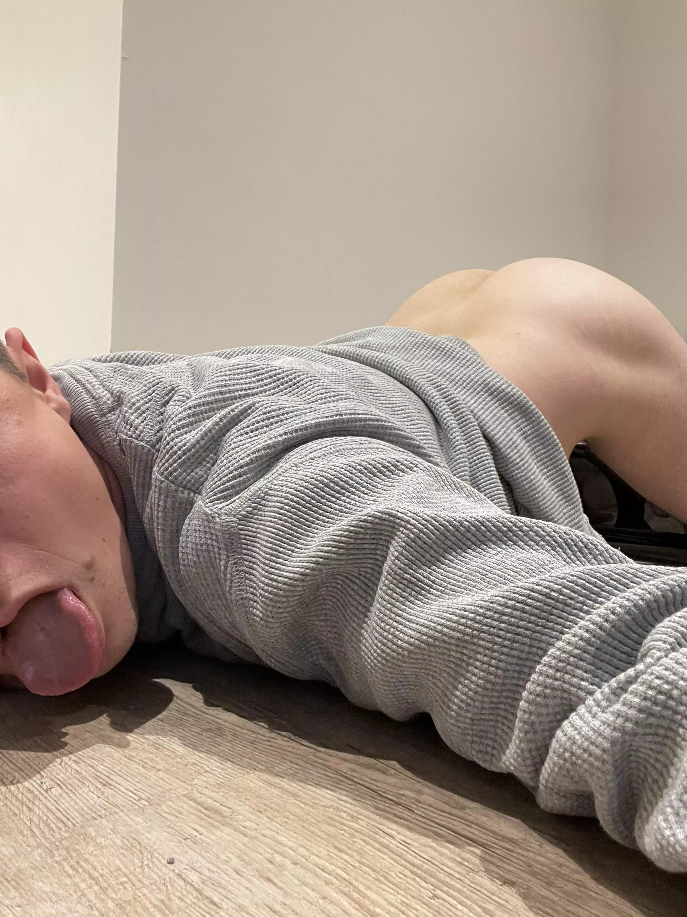 Work is so boring… what end do you want?