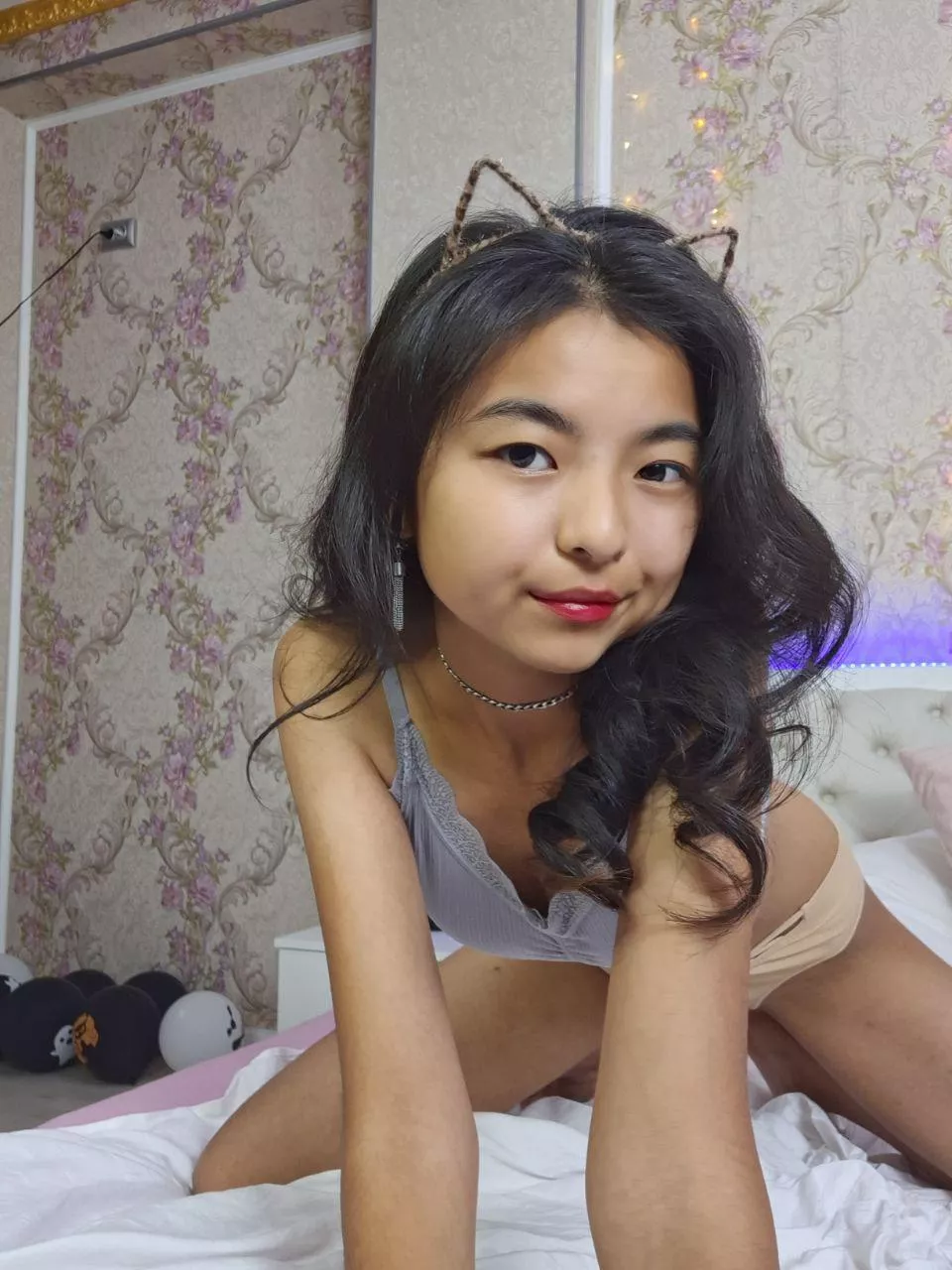 Your little kitty wants to play