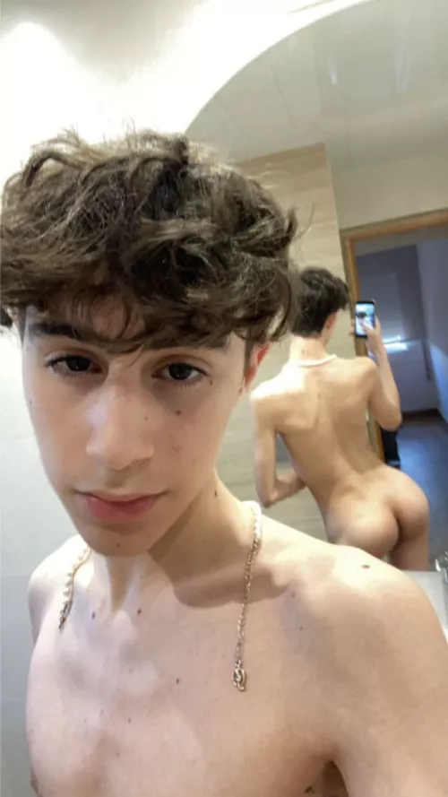 18 First time here <3