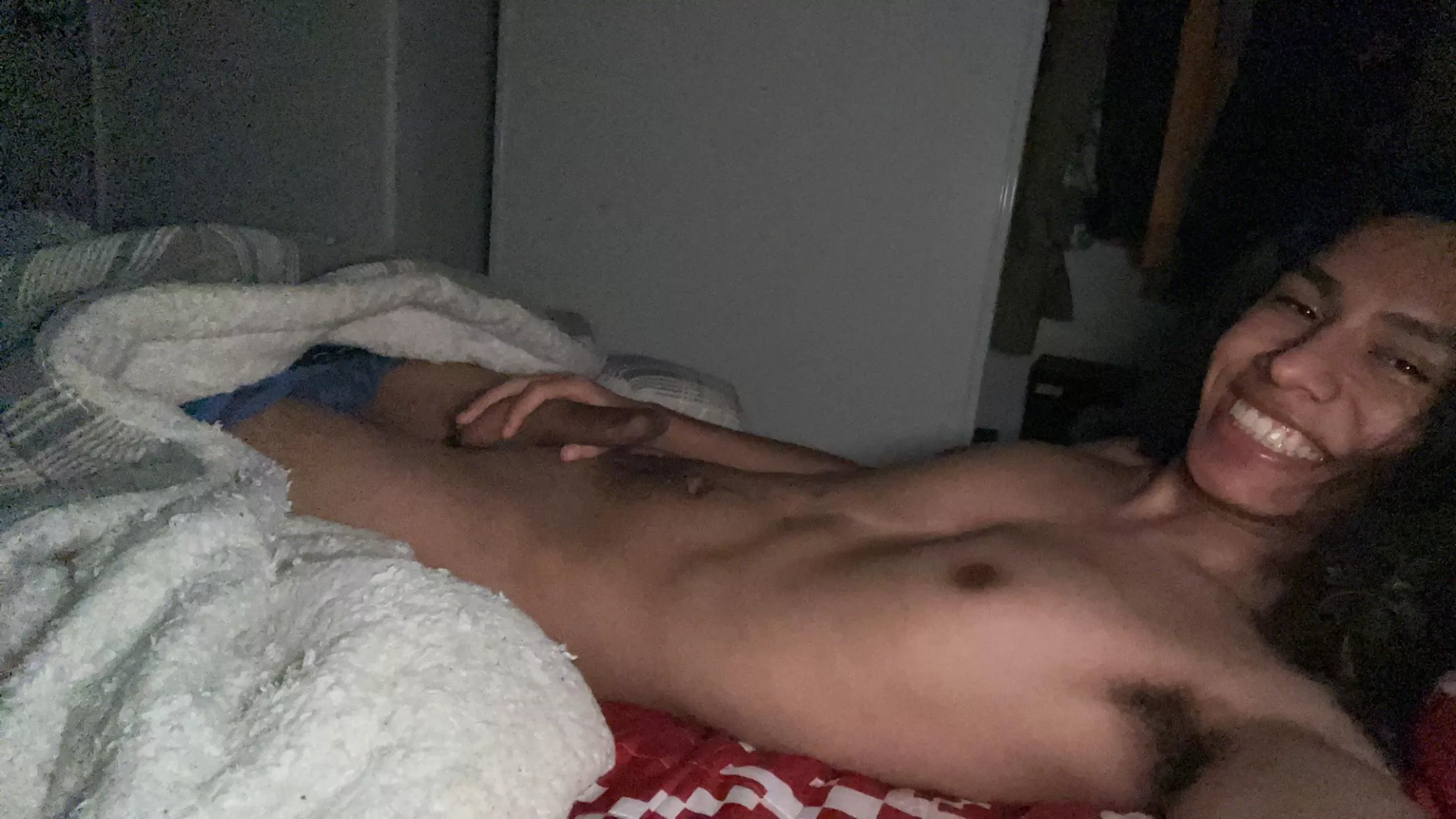 21 just laying down (very horny)