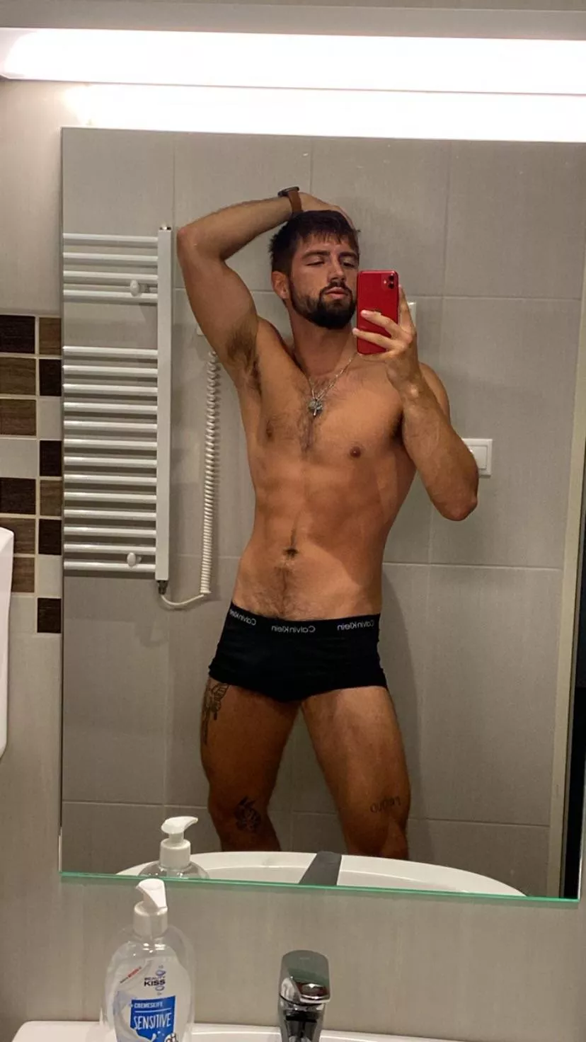 21 looking for someone who help me w christmas gi_fts telegram:Noxian21