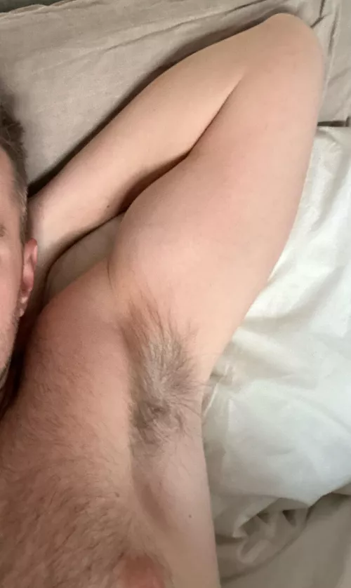 35 handsome daddy for verbal or live. Into married, straight or younger jocks. Send face and age when adding tgrey1881