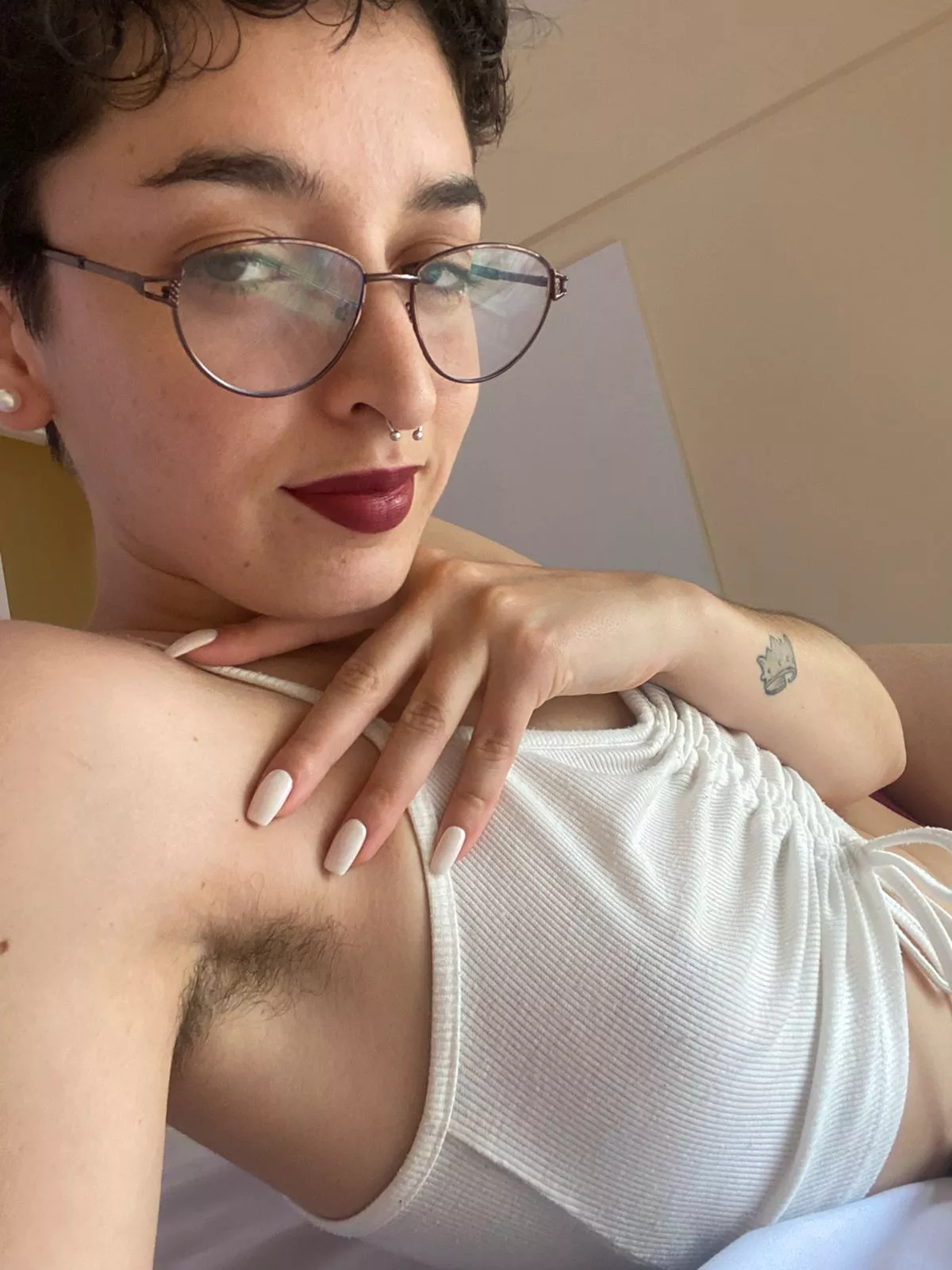 Are hairy girls your type?