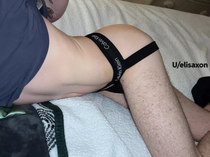 Are twinks not supposed to have hair on their legs?