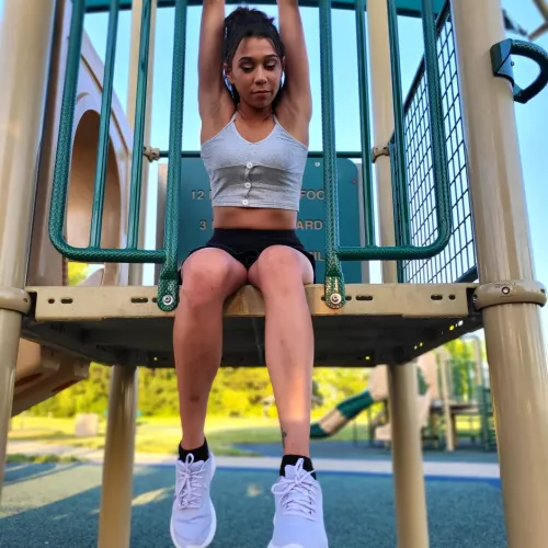 Being 28 and looking like a whole ass kid suck lol