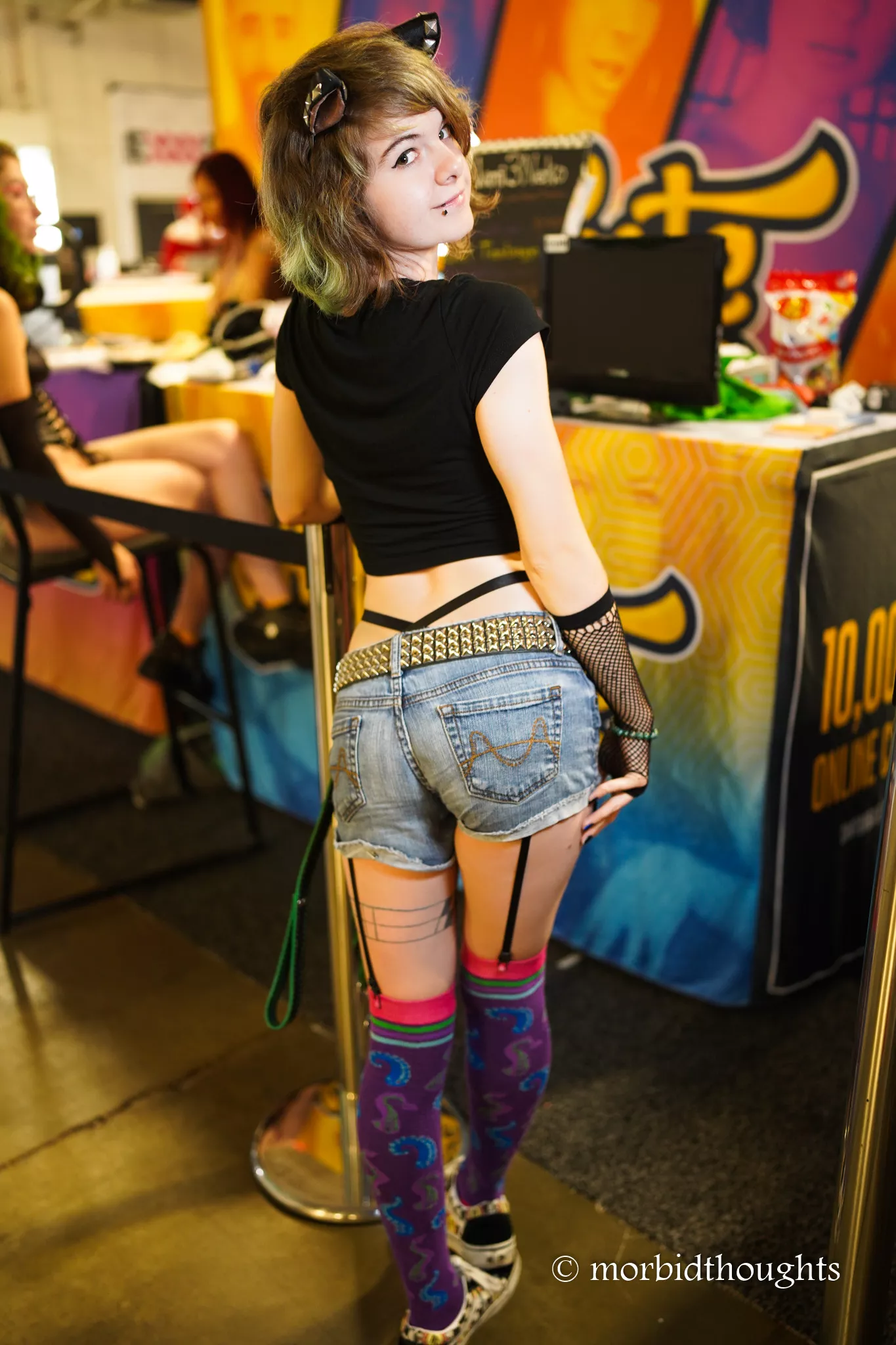 Crop top from the back is still good, right?