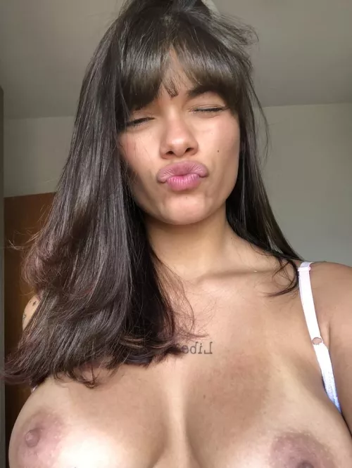 do older men think my saggy tits are juicy?