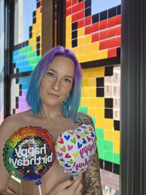 Do you like the blue or the purple?