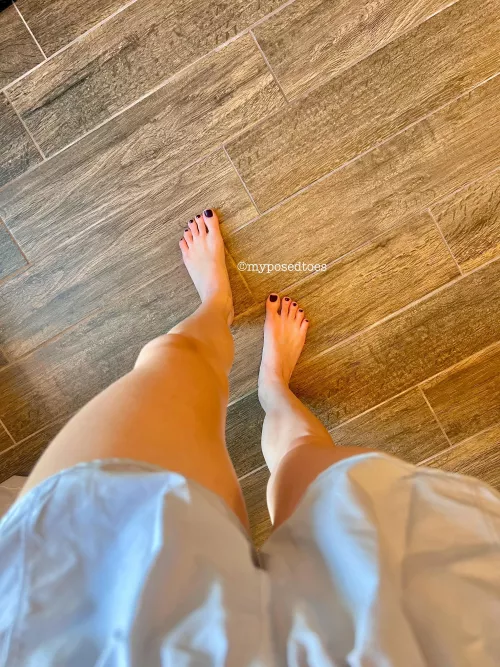 Do you like women who go barefoot around the house?