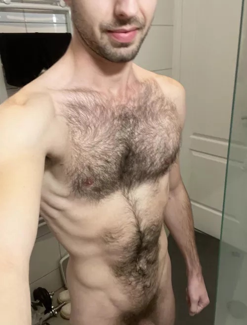 Fit and hairy guy! [m]