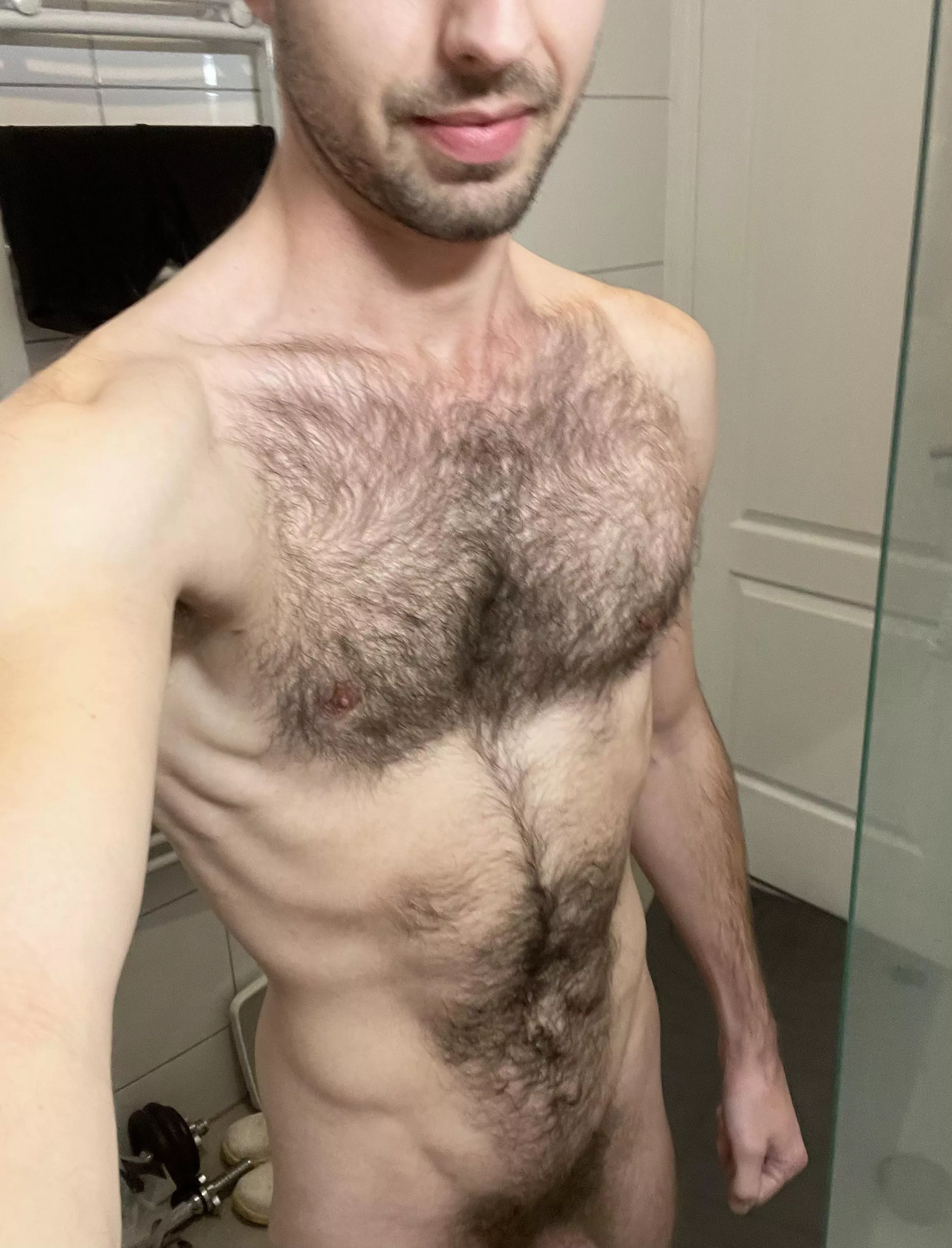 Fit and hairy guy! [m]