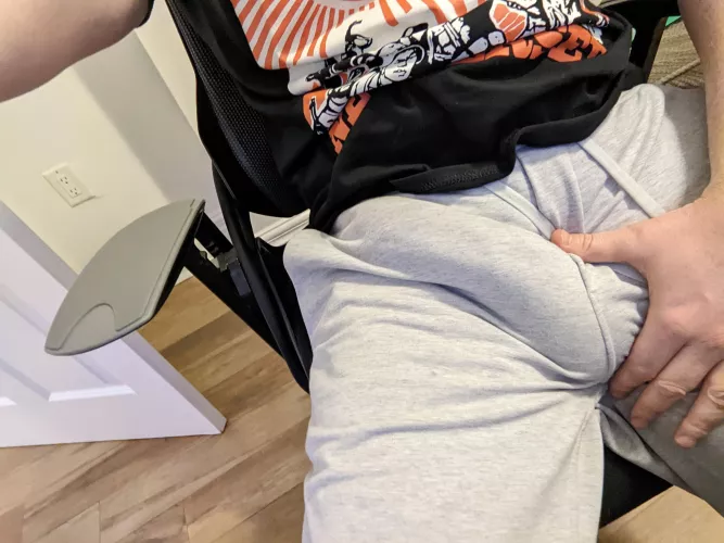 Gray sweats are the best medium for showing off the bulge