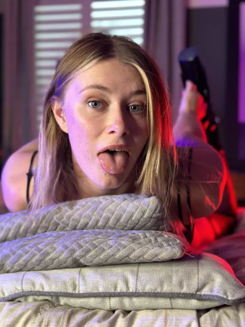 Holding this position was worth it to get a load on my face