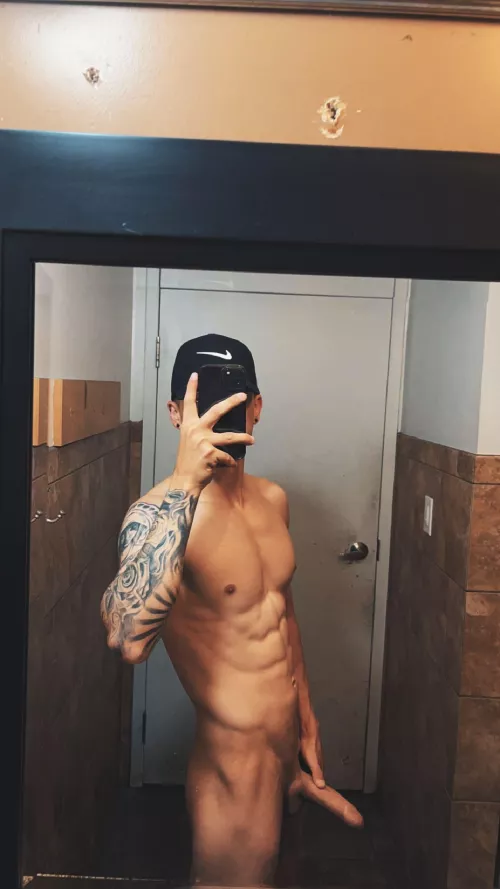 Hope this doesn’t dickstract you :)