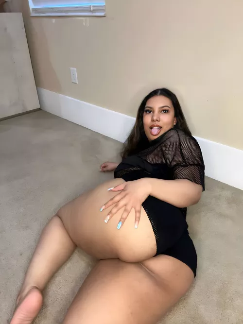 I hope you're not ashamed to take a chubby girl out for a date