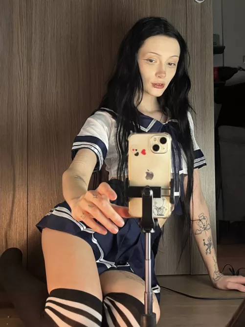 I love how short my skirt is