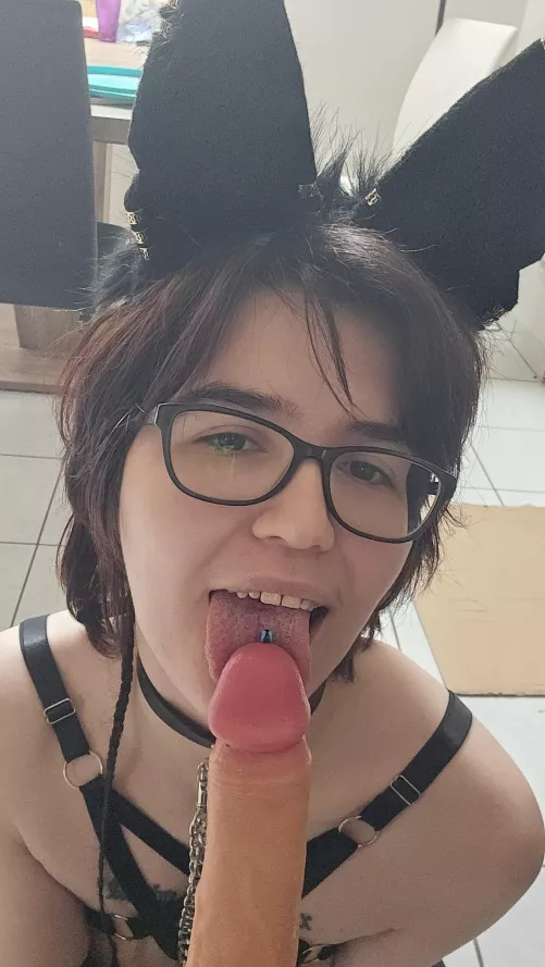 I try to be a good kitty and make Daddy happy ♡