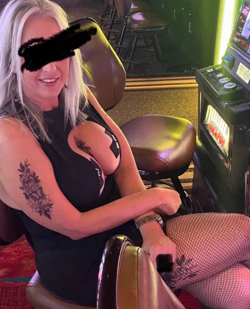 I want to be rough fucked in front of my hubby 😉🤫. Let me know if you think your good enough to bring it. You will not be disappointed I can guarantee