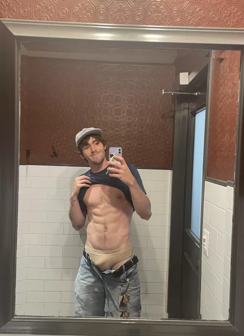 Love a pair of tight undies to show off my bulge;)