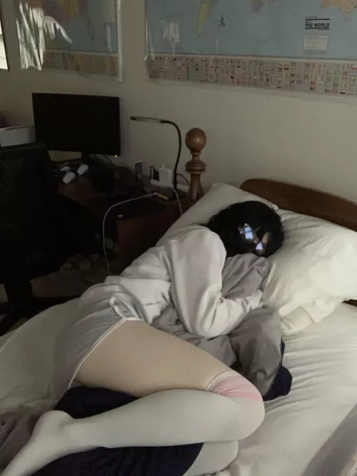 Me when I’m supposed to working on finals rn 😭