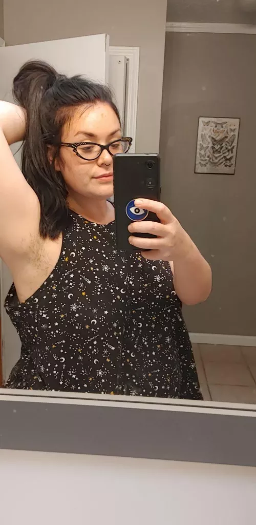 Mirror armpit selfies are my fav 💁🏻‍♀️