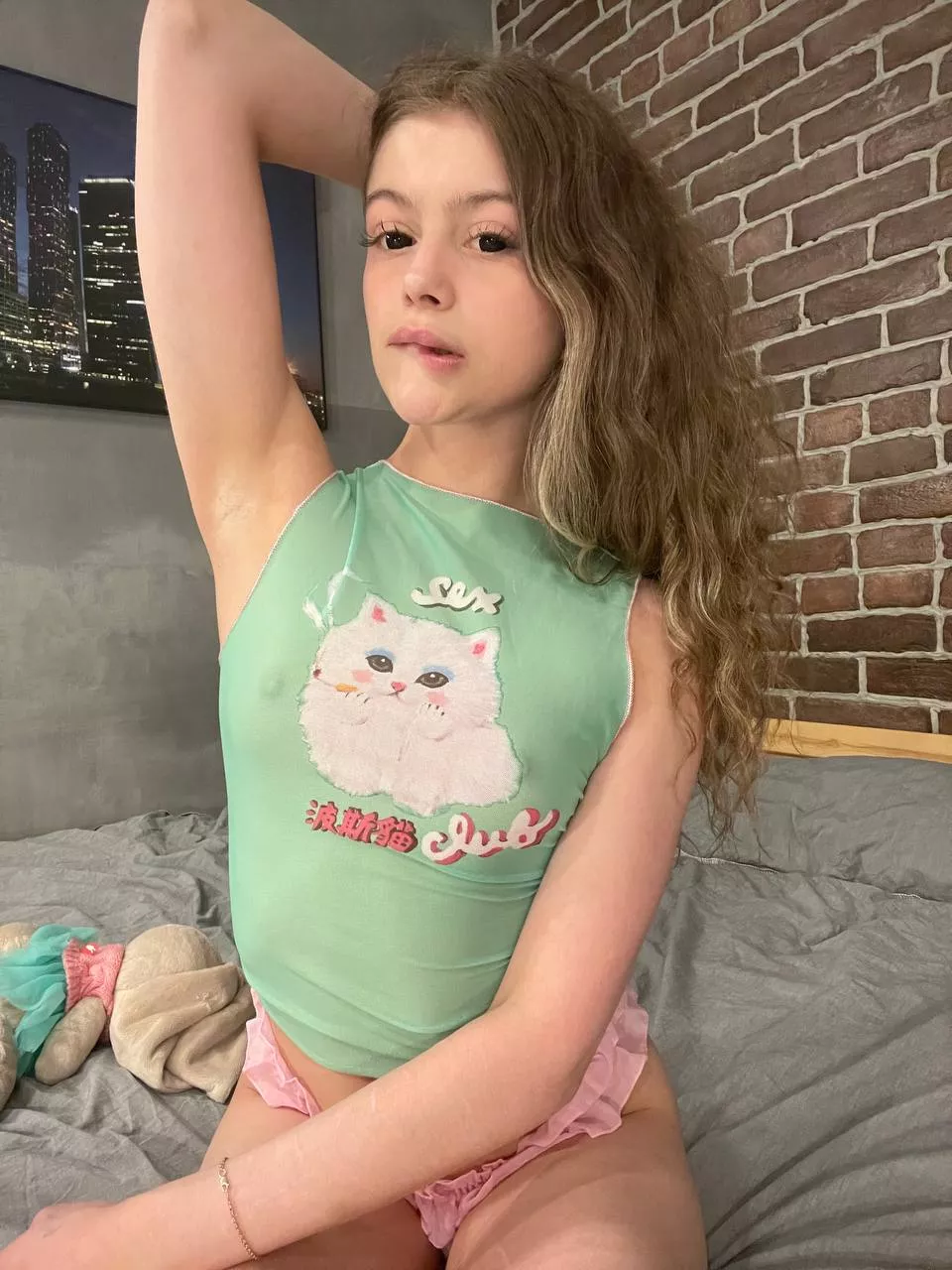 Naked &amp; smooth or clothed &amp; stubbly ?