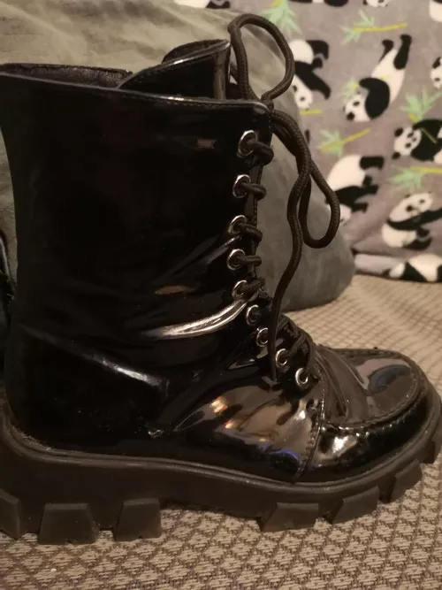 What style of boots are these?