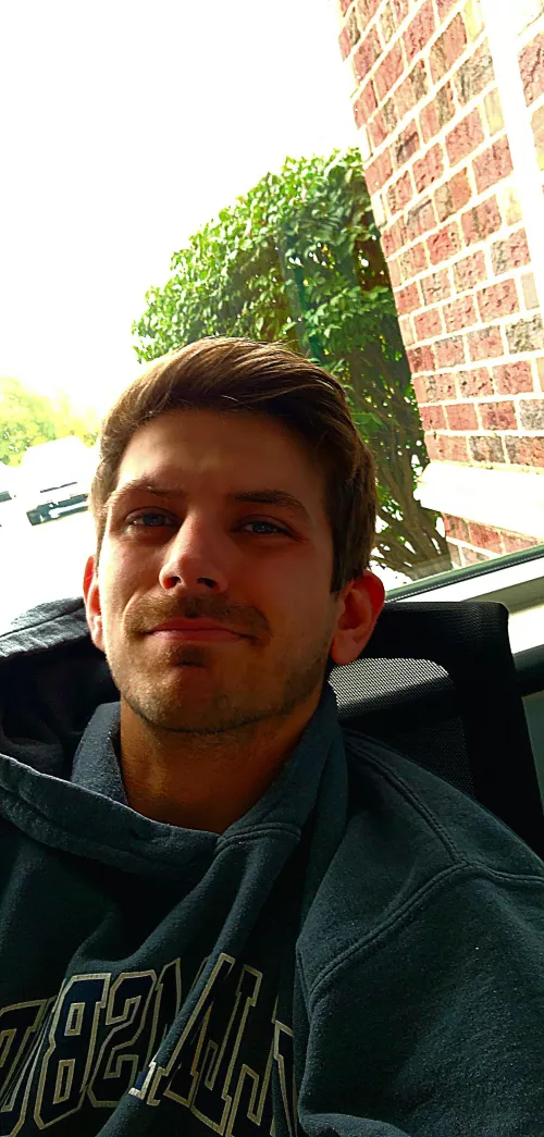 Will you be my prince charming and come rescue me from work?