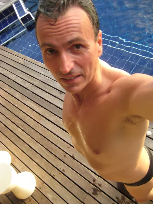 Would sooo love a tongue buddy right about now.