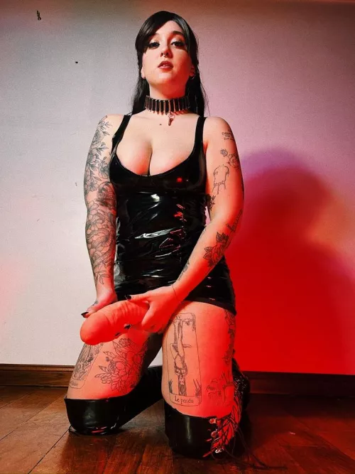 would you let me play with you with this huge strap on?