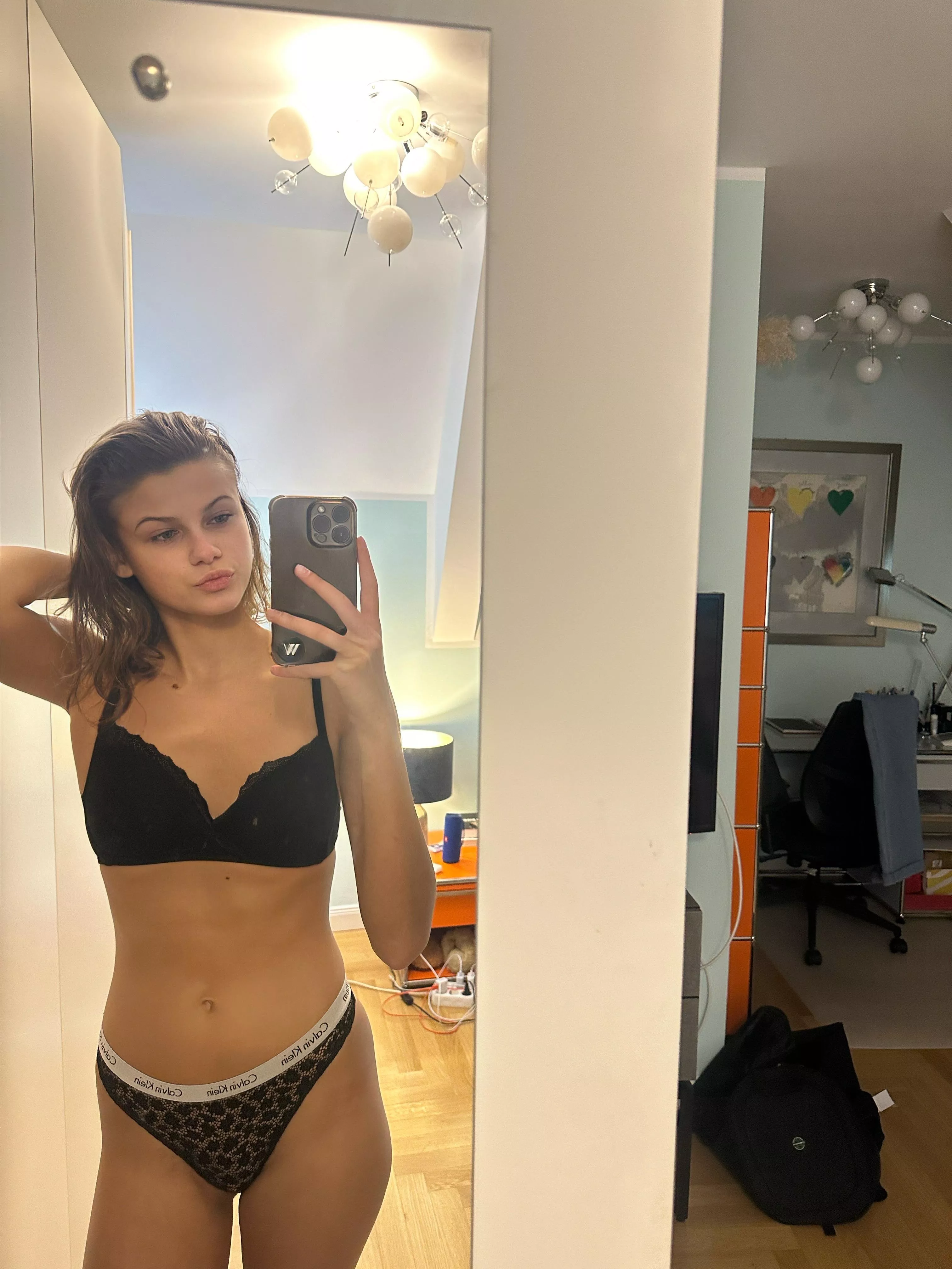 would you share your room with me ?