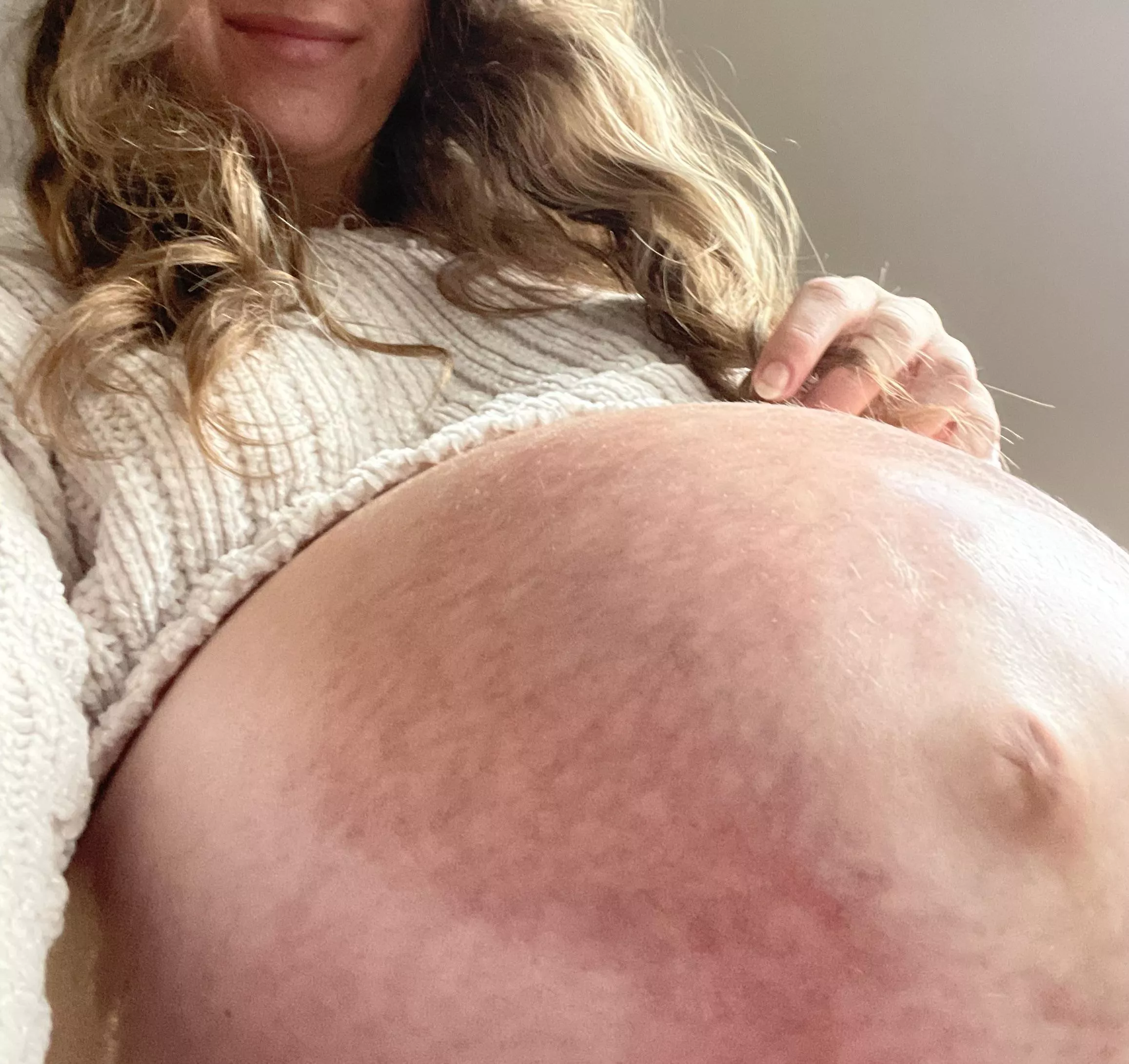 a preggo in labor, wanna see?