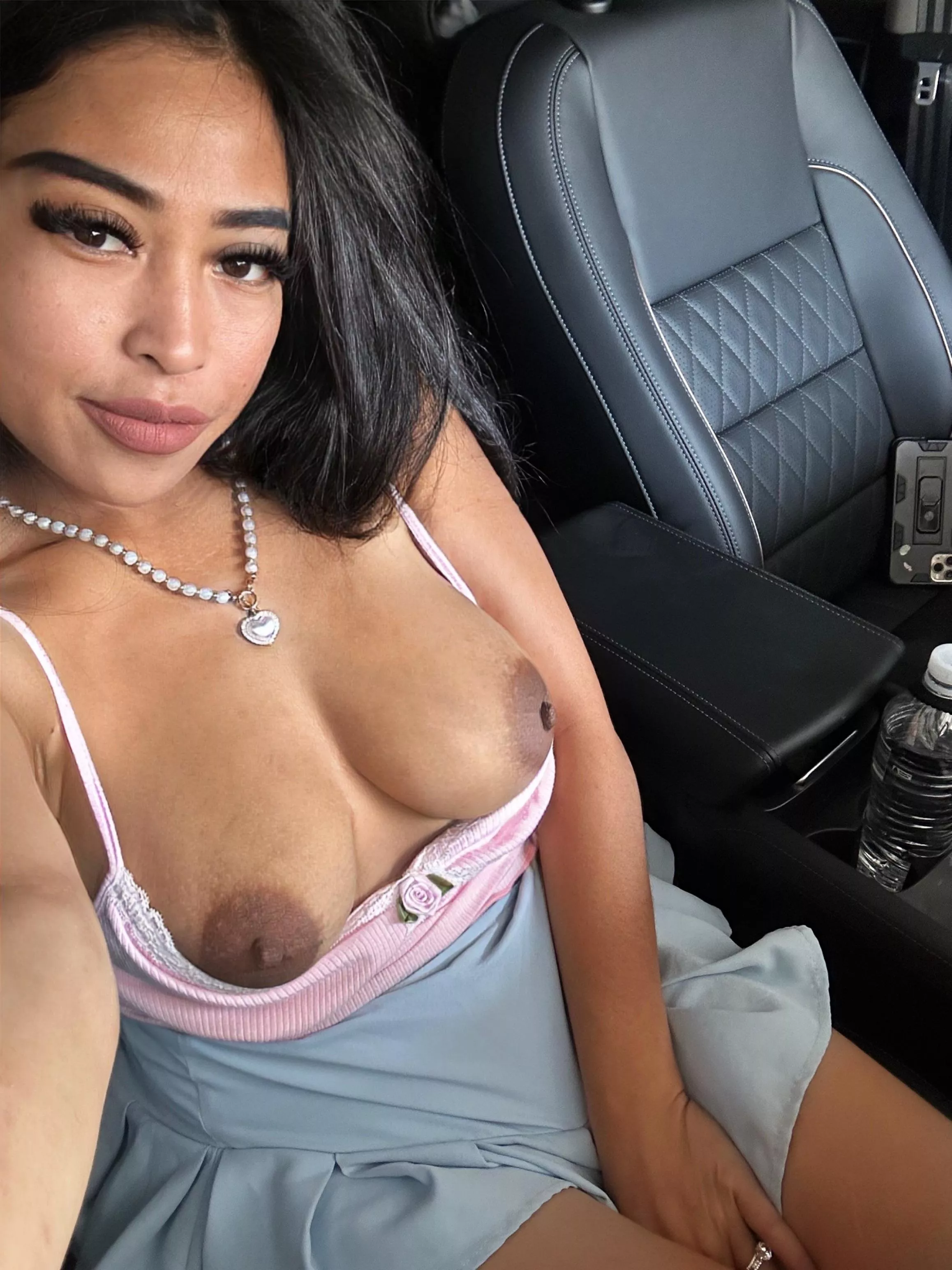 Are there any married man interested in fucking 30yo mom?