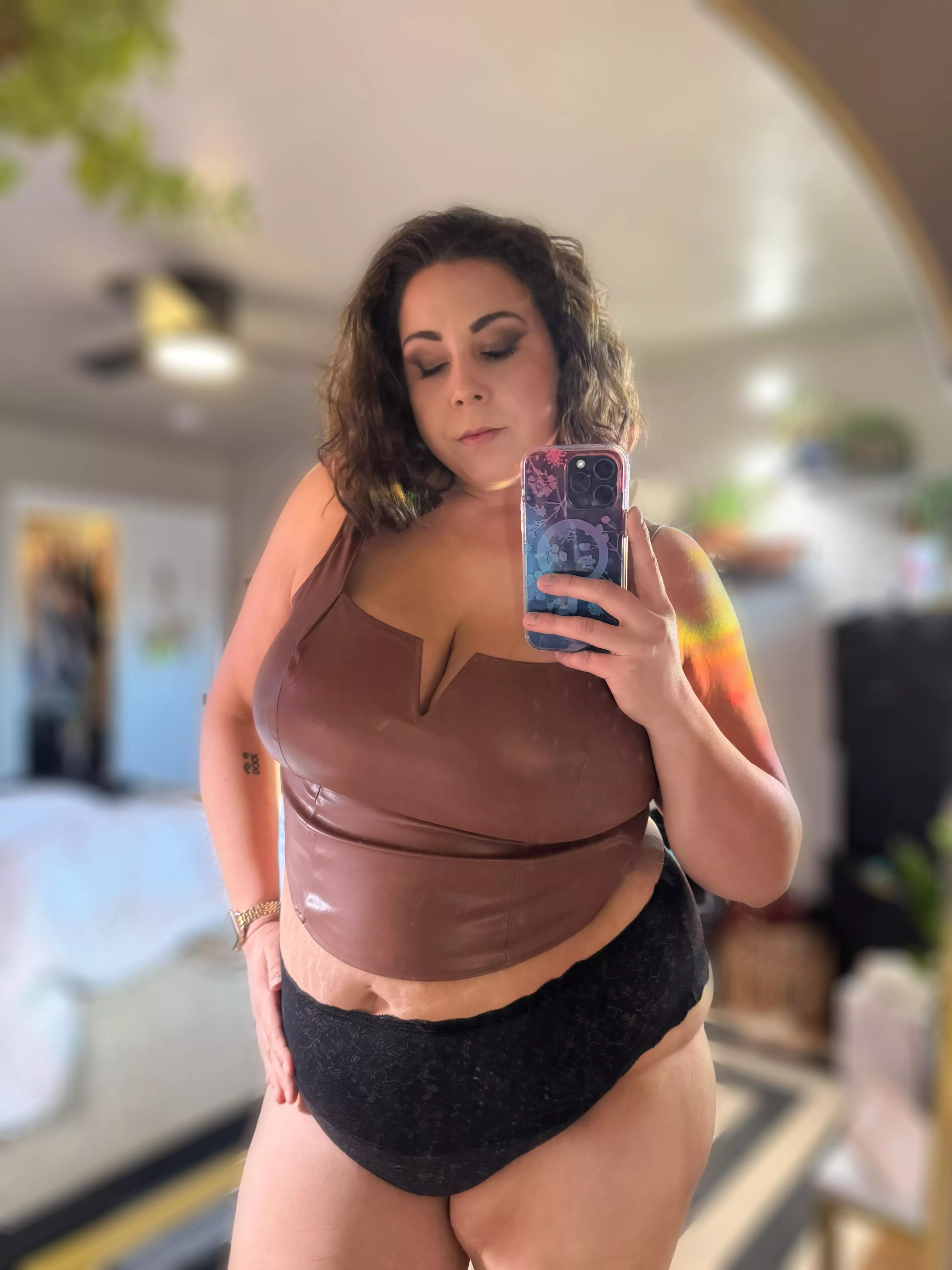 Feeling sexy getting ready for a night out xx