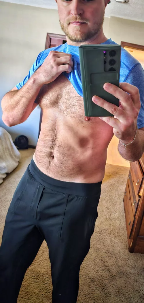 Got a lot more work to do, but my abs are finally starting to show again with current cut phase [M]