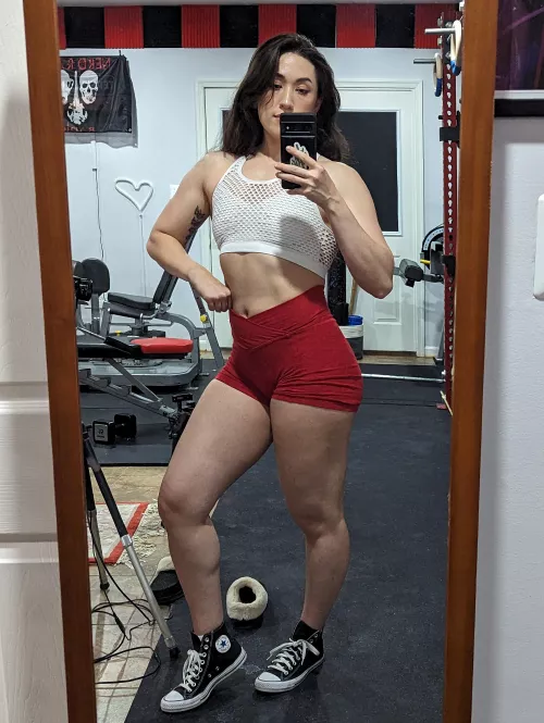 i bet you love girls with a fit shape like me